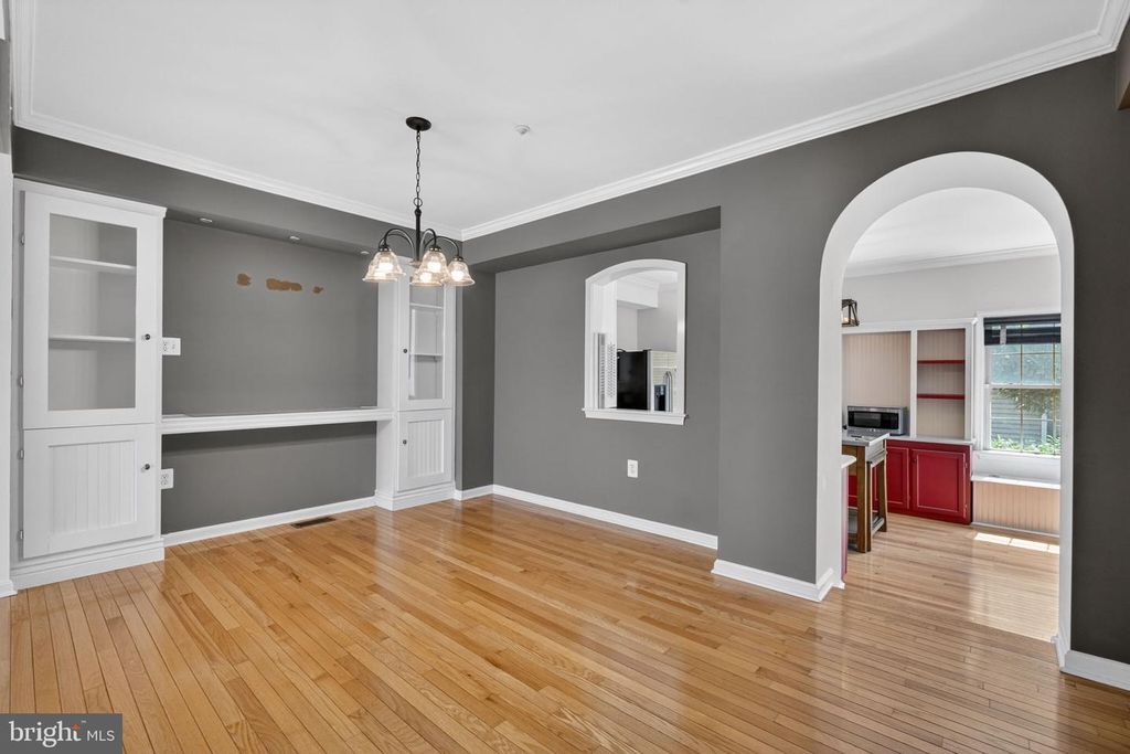 Image 7 of property listing at 2213 LAMP POST LN, Frederick, MD 21701