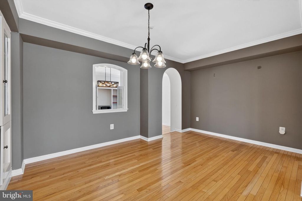 Image 9 of property listing at 2213 LAMP POST LN, Frederick, MD 21701