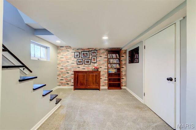 6555 Mardel Avenue, St Louis, MO 63109