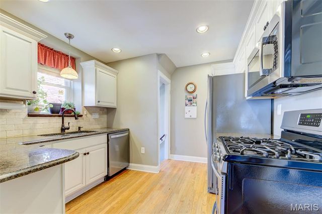 6555 Mardel Avenue, St Louis, MO 63109
