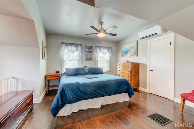 6555 Mardel Avenue, St Louis, MO 63109