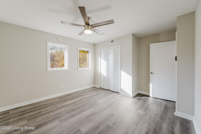 412 Ledgeview Park Dr, Louisville, KY 40206