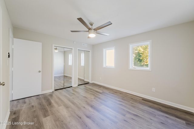 412 Ledgeview Park Dr, Louisville, KY 40206