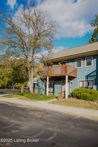 412 Ledgeview Park Dr, Louisville, KY 40206