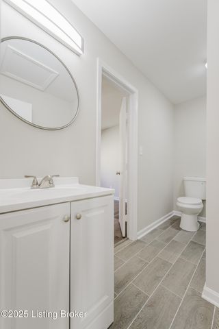 412 Ledgeview Park Dr, Louisville, KY 40206