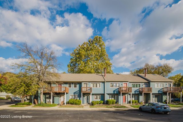 412 Ledgeview Park Dr, Louisville, KY 40206