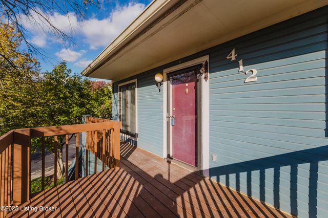 412 Ledgeview Park Dr, Louisville, KY 40206