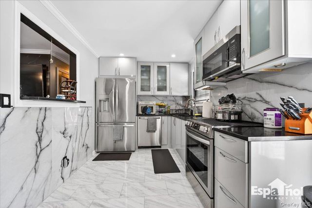 36 Ronald Drive E, Amityville, NY 11701