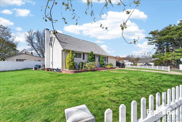 36 Ronald Drive E, Amityville, NY 11701