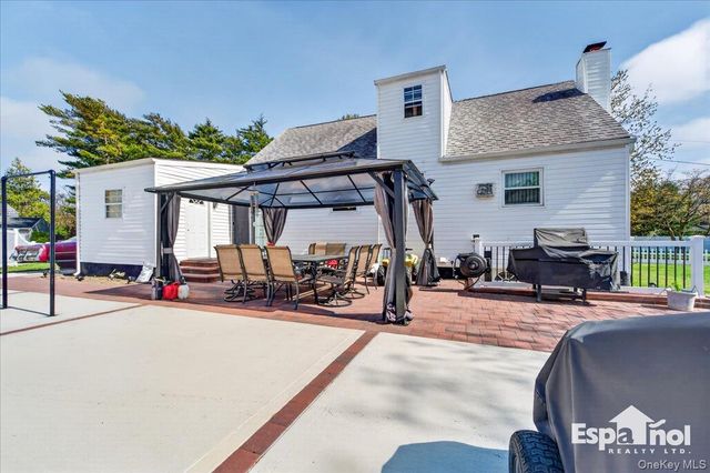 36 Ronald Drive E, Amityville, NY 11701