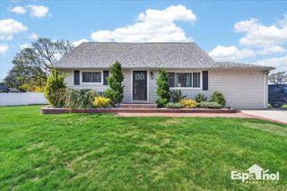 36 Ronald Drive E, Amityville, NY 11701