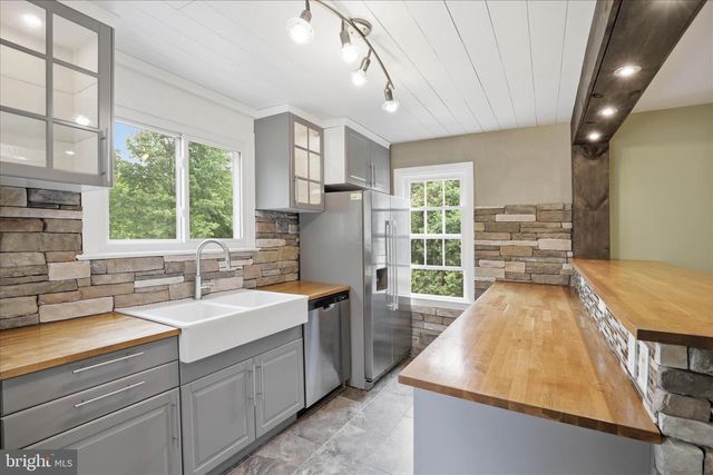 169 SCHOOL HOUSE RD, Lancaster, PA 17603