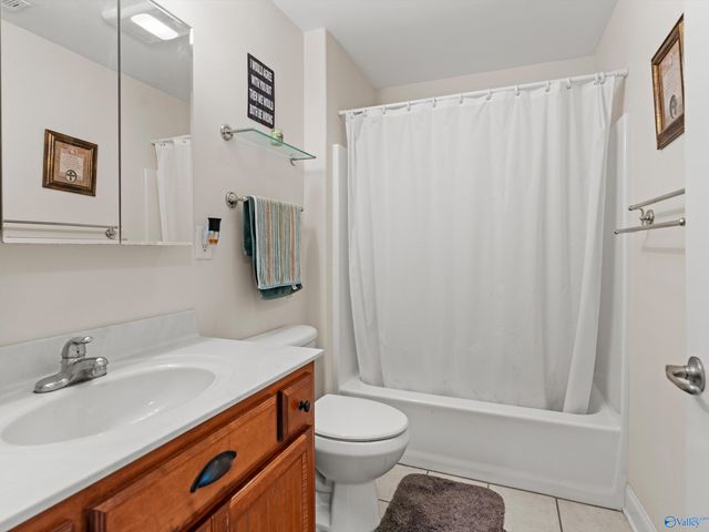 25433 Drawbaugh Road, Athens, AL 35613