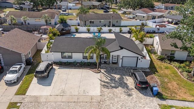 6428 MOSS WAY, Tampa, FL 33625