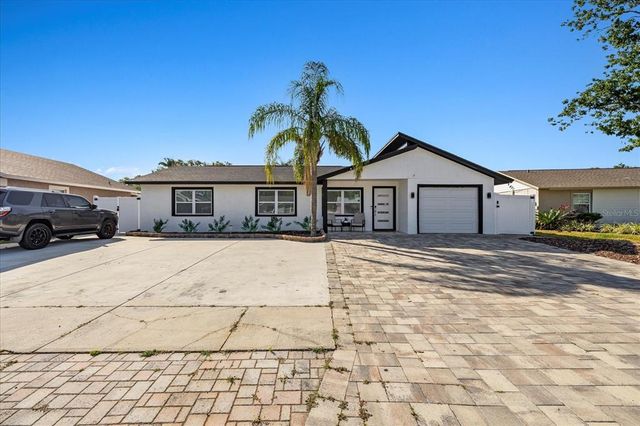 6428 MOSS WAY, Tampa, FL 33625
