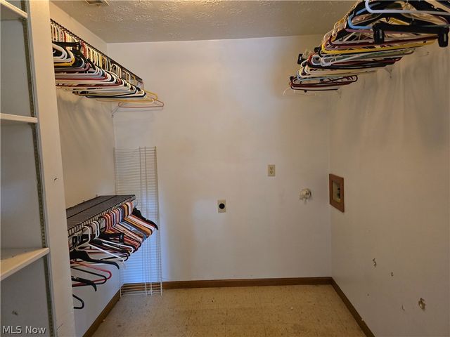 1472 Northeast Avenue, Tallmadge, OH 44278