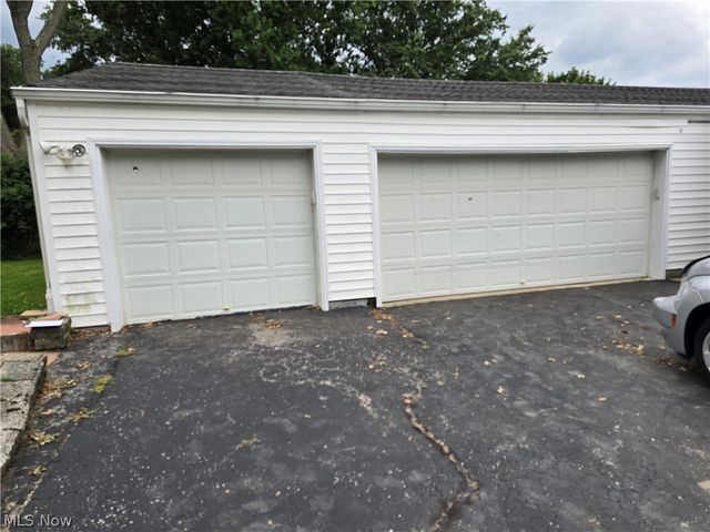 1472 Northeast Avenue, Tallmadge, OH 44278