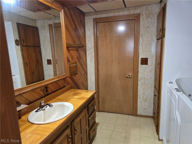 1472 Northeast Avenue, Tallmadge, OH 44278