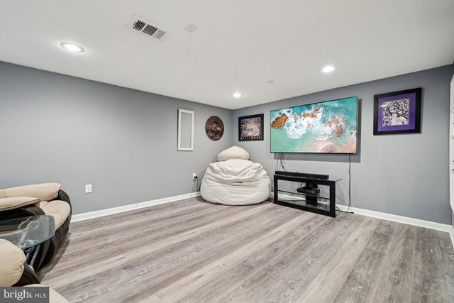 217 WOODPOINT AVE, Hagerstown, MD 21740