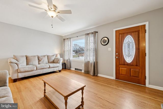 217 WOODPOINT AVE, Hagerstown, MD 21740