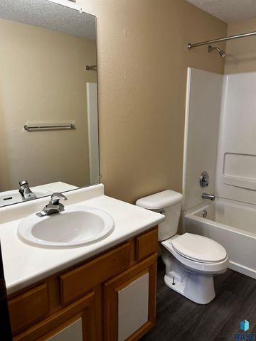 235 W 1st St Street, Tea, SD 57064