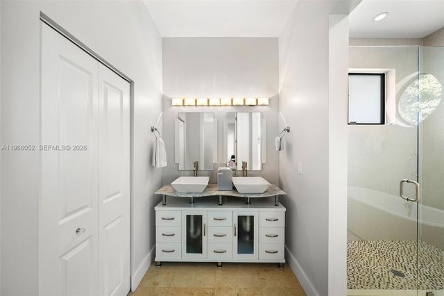 6001 SW 28th St, Miami, FL 33155