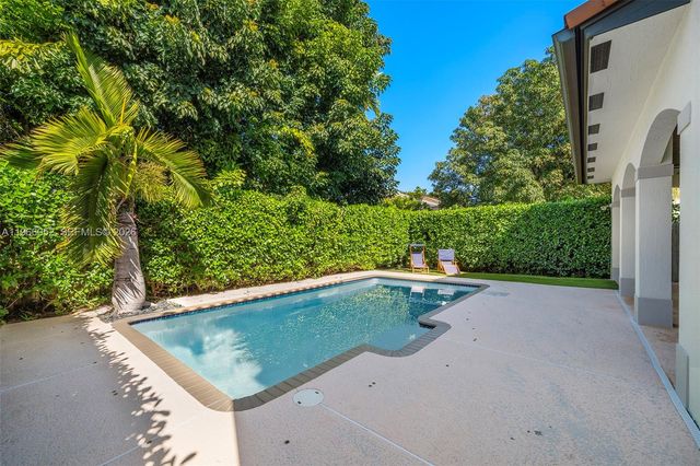 6001 SW 28th St, Miami, FL 33155