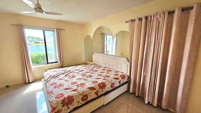 1004 Green Pine Boulevard G1, West Palm Beach, FL 33409
