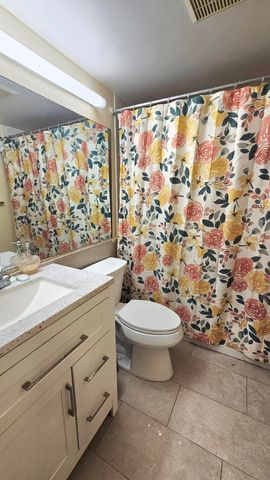 1004 Green Pine Boulevard G1, West Palm Beach, FL 33409