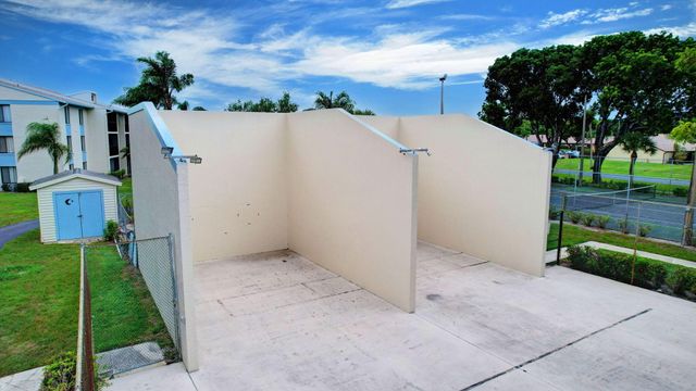 1004 Green Pine Boulevard G1, West Palm Beach, FL 33409