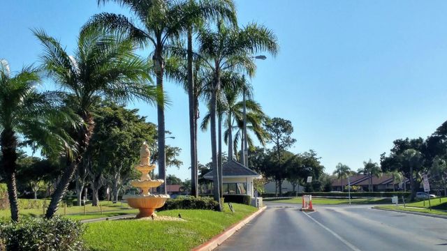 1004 Green Pine Boulevard G1, West Palm Beach, FL 33409