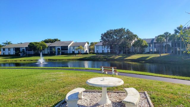1004 Green Pine Boulevard G1, West Palm Beach, FL 33409