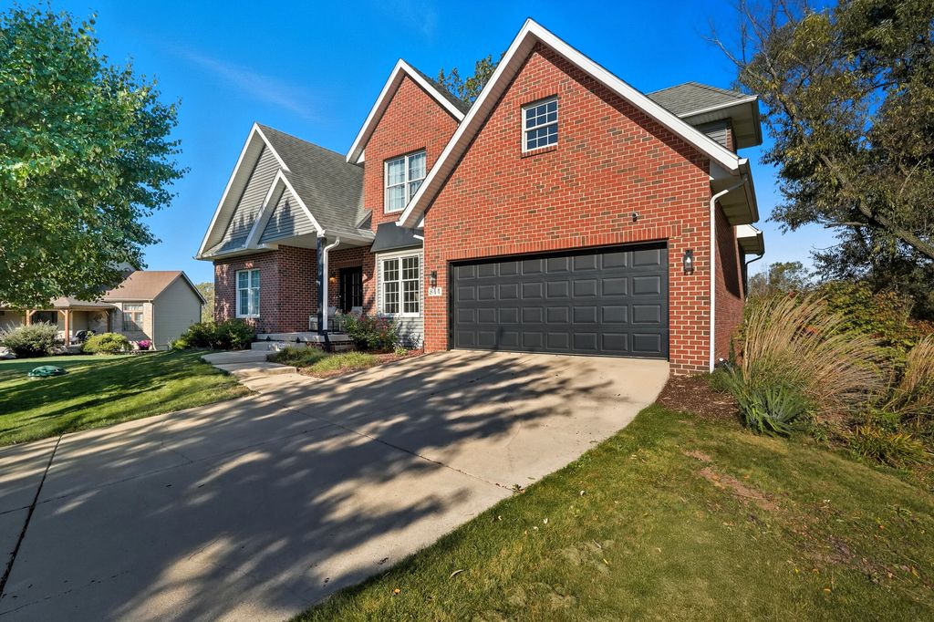 844 Mirmar Drive, Valparaiso, IN 46385