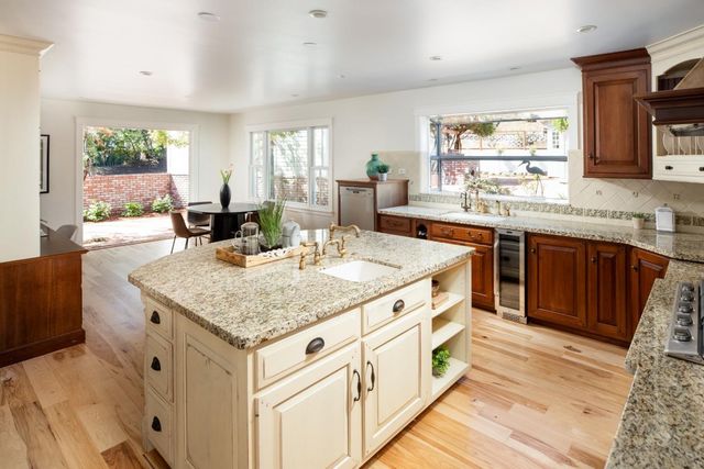 13415 Country Way, Los Altos Hills, CA 94022
