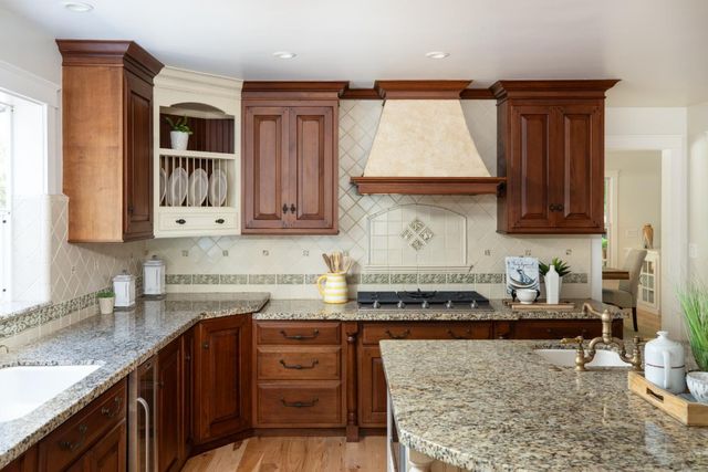 13415 Country Way, Los Altos Hills, CA 94022