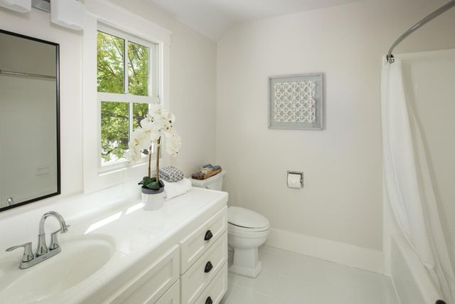 13415 Country Way, Los Altos Hills, CA 94022
