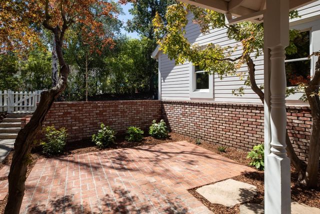 13415 Country Way, Los Altos Hills, CA 94022