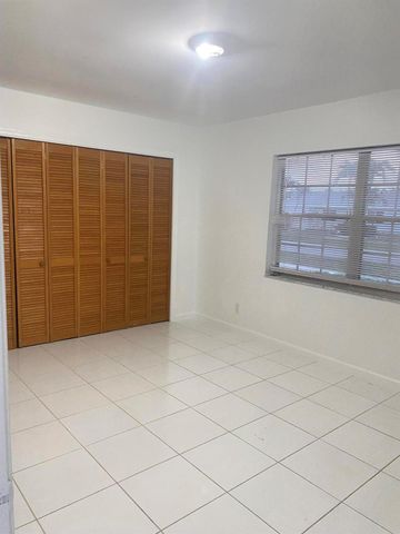 9976 Liberty Rd, Boca Raton, FL 33434