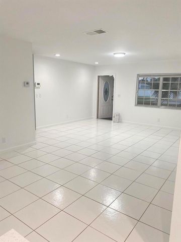 9976 Liberty Rd, Boca Raton, FL 33434