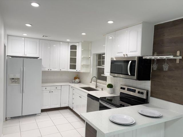 9976 Liberty Rd, Boca Raton, FL 33434