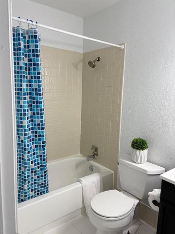 9976 Liberty Rd, Boca Raton, FL 33434