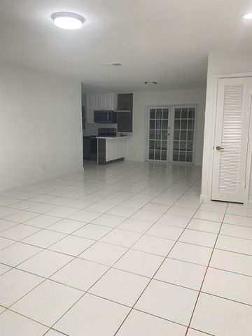 9976 Liberty Rd, Boca Raton, FL 33434