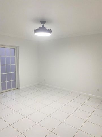 9976 Liberty Rd, Boca Raton, FL 33434