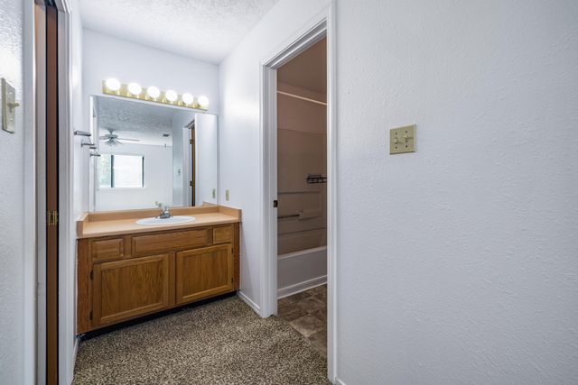5801 Lowell Street NE UNIT 28D, Albuquerque, NM 87111