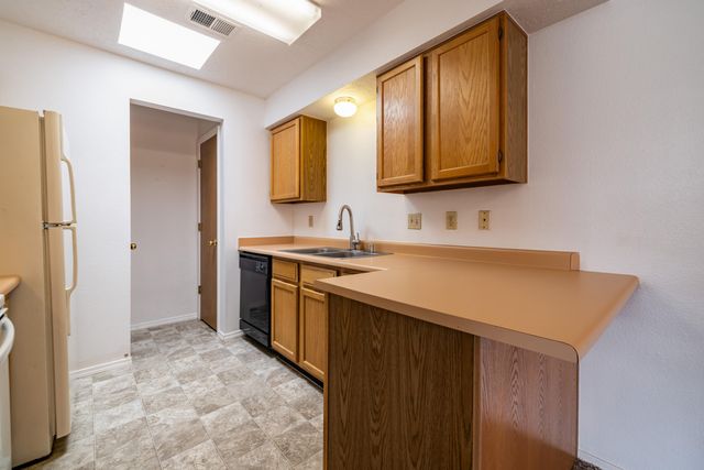 5801 Lowell Street NE UNIT 28D, Albuquerque, NM 87111
