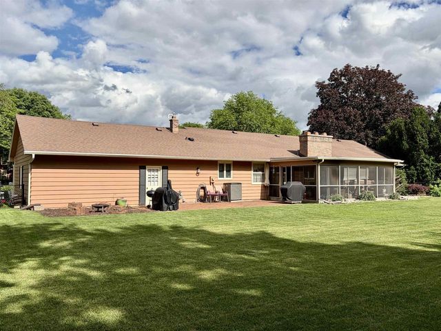 1903 Eastwood Avenue, Janesville, WI 53545