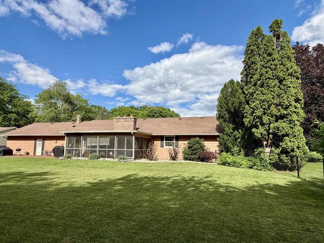 1903 Eastwood Avenue, Janesville, WI 53545