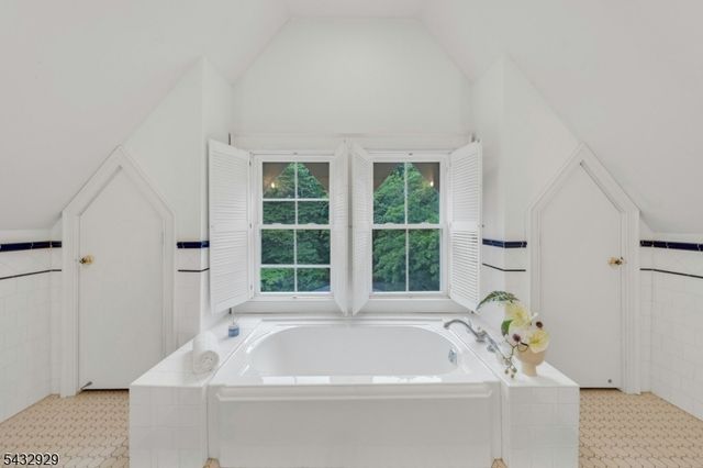 42 Llewellyn Rd, Montclair Twp., NJ 07042
