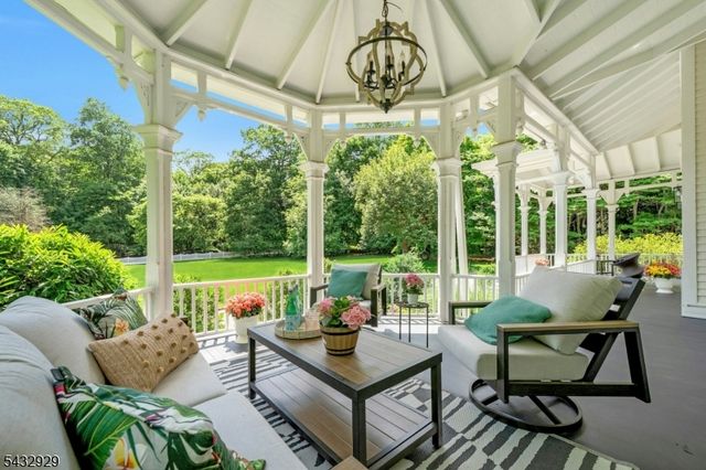 42 Llewellyn Rd, Montclair Twp., NJ 07042