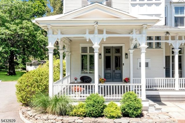 42 Llewellyn Rd, Montclair Twp., NJ 07042